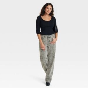 Universal Thread Leopard Print - Women's Mid-Rise 90's Baggy Jeans
